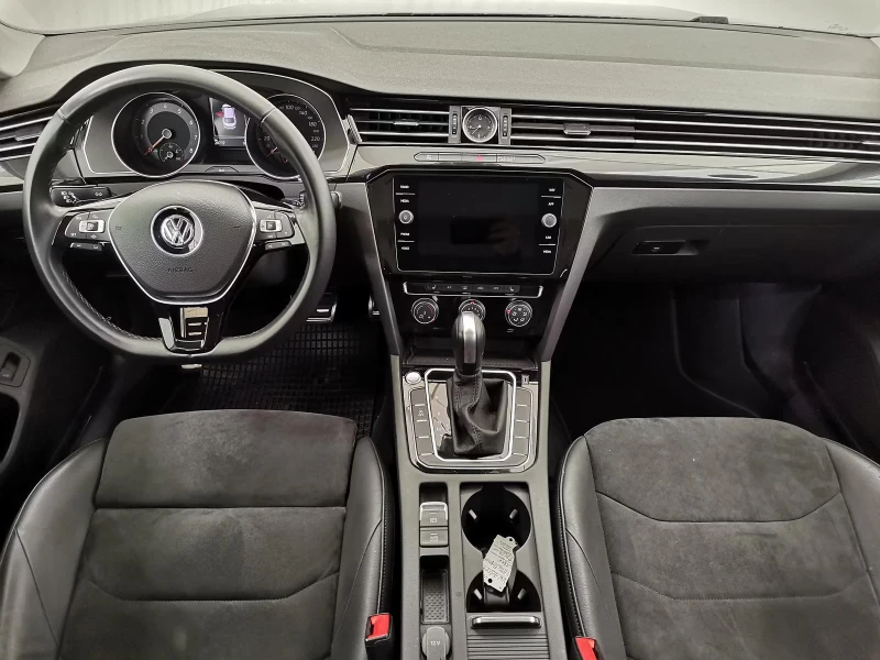 VW Arteon 2.0TSI/ELEGANCE/190HP/360/ACC/NAVI/LED/PANO/309f, снимка 8 - Автомобили и джипове - 50896650