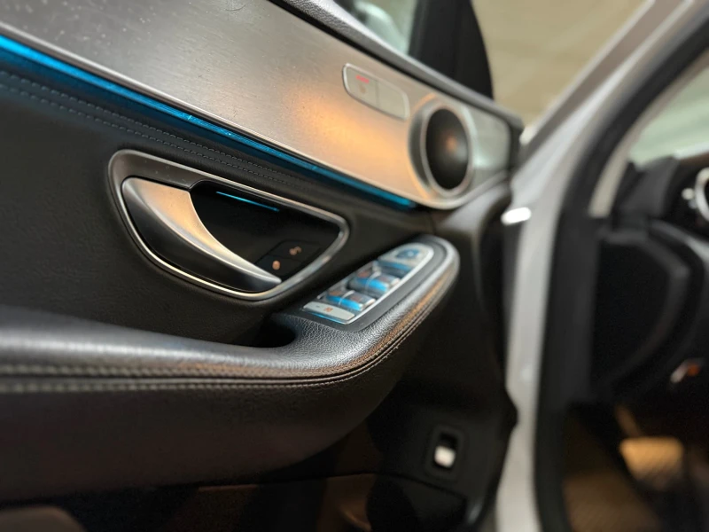 Mercedes-Benz C 220 Bluetec///7G///Lightpack///ParkingAssist///Camera, снимка 15 - Автомобили и джипове - 52334529
