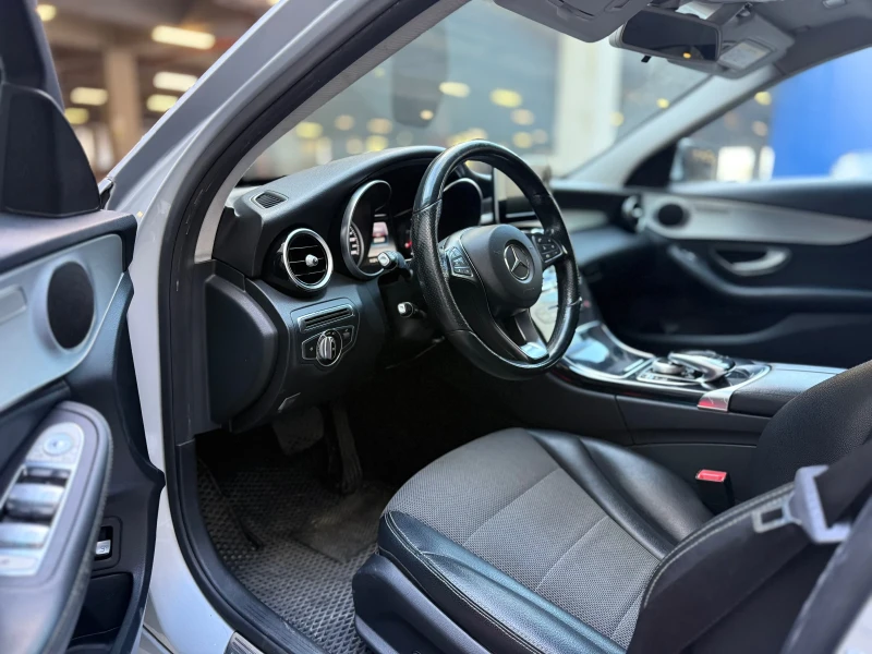 Mercedes-Benz C 220 Bluetec///7G///Lightpack///ParkingAssist///Camera, снимка 9 - Автомобили и джипове - 52334529