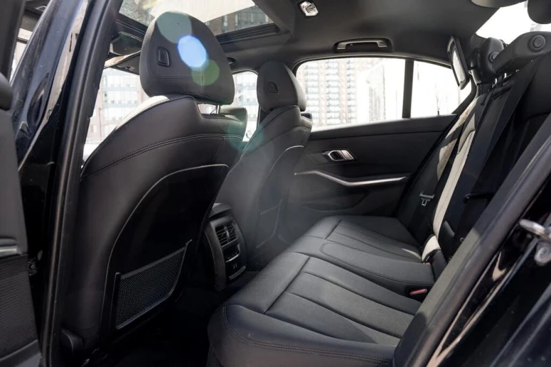 BMW 330 xDrive* АвтоКредит* (ЦЕНА ДО БГ), снимка 8 - Автомобили и джипове - 52566765