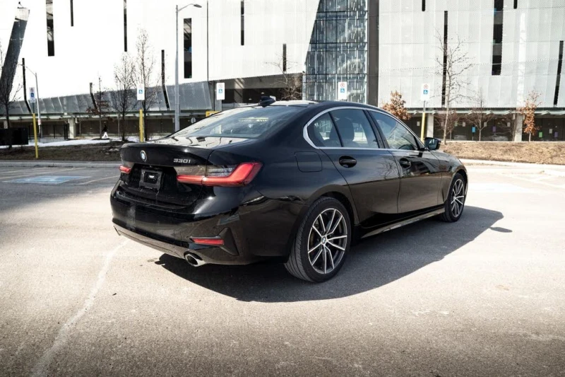 BMW 330 xDrive* АвтоКредит* (ЦЕНА ДО БГ), снимка 3 - Автомобили и джипове - 52566765