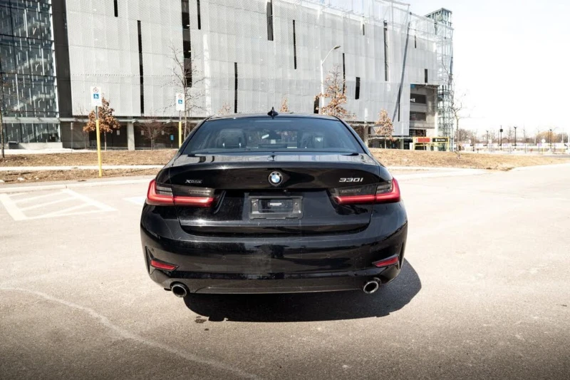 BMW 330 xDrive* АвтоКредит* (ЦЕНА ДО БГ), снимка 4 - Автомобили и джипове - 52566765