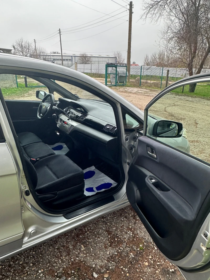 Honda Fr-v GAZ, снимка 9 - Автомобили и джипове - 52752318