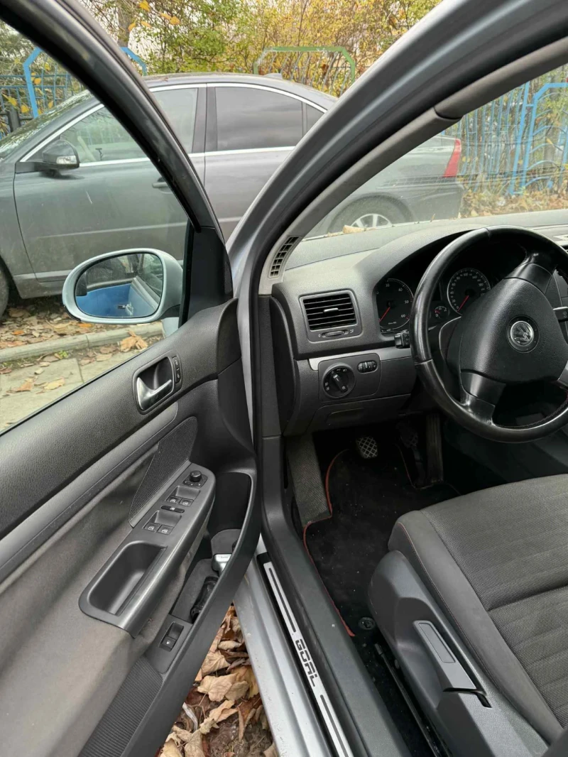 VW Golf, снимка 3 - Автомобили и джипове - 53048362