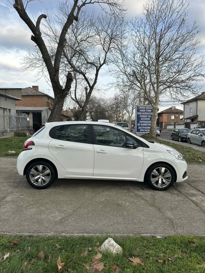 Peugeot 208 1.2 BENZIN AUSTRIA, снимка 4 - Автомобили и джипове - 53124094
