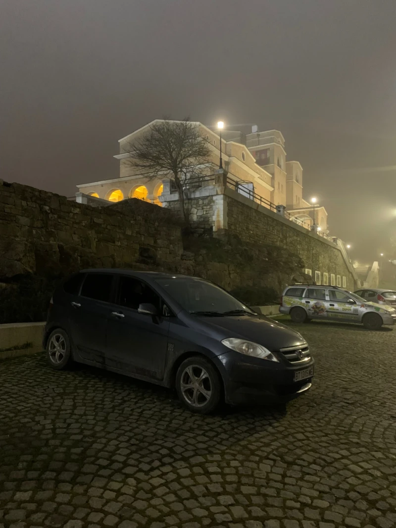 Honda Fr-v, снимка 12 - Автомобили и джипове - 53419451