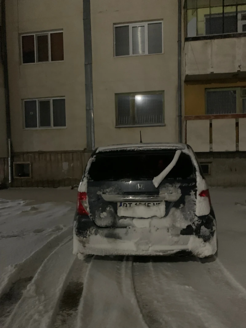 Honda Fr-v, снимка 11 - Автомобили и джипове - 53419451