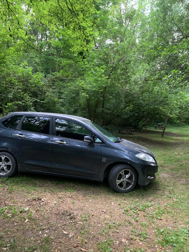 Honda Fr-v, снимка 4 - Автомобили и джипове - 53419451