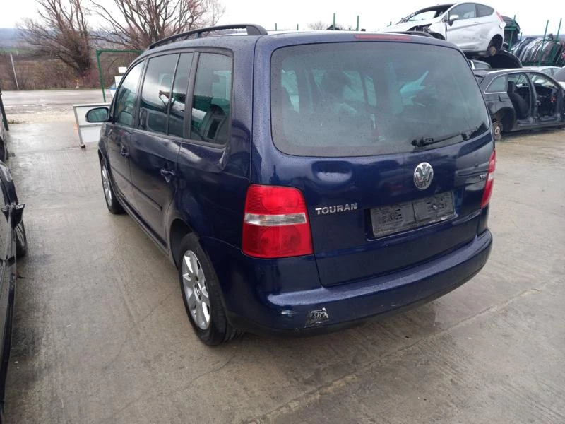 VW Touran DSG 6скорости3Броя, снимка 3 - Автомобили и джипове - 31136483