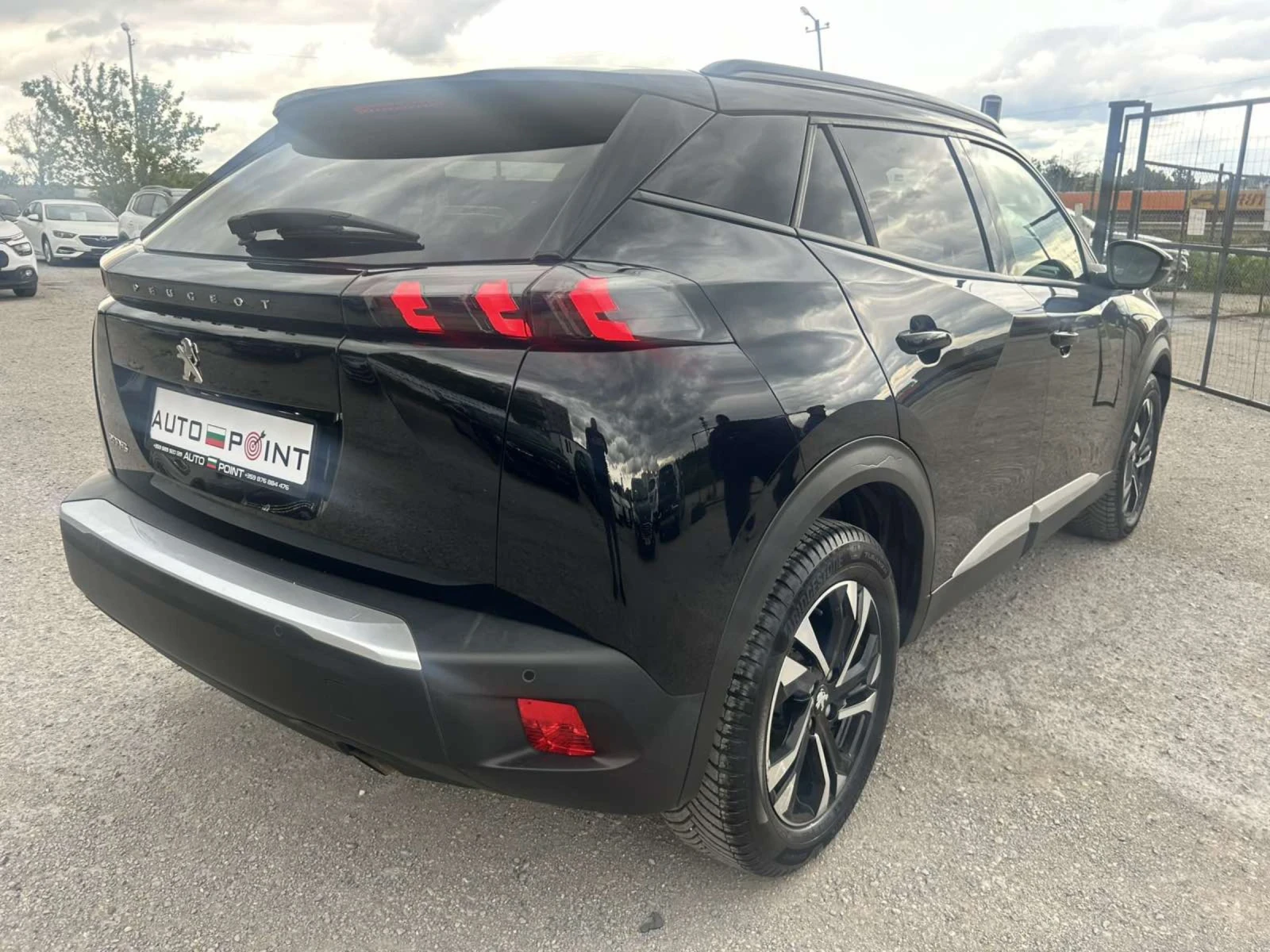 Peugeot 2008 1.5 HDI 110 * 3D i- COCKPIT * NAVI * CAM * ACC *  - изображение 4