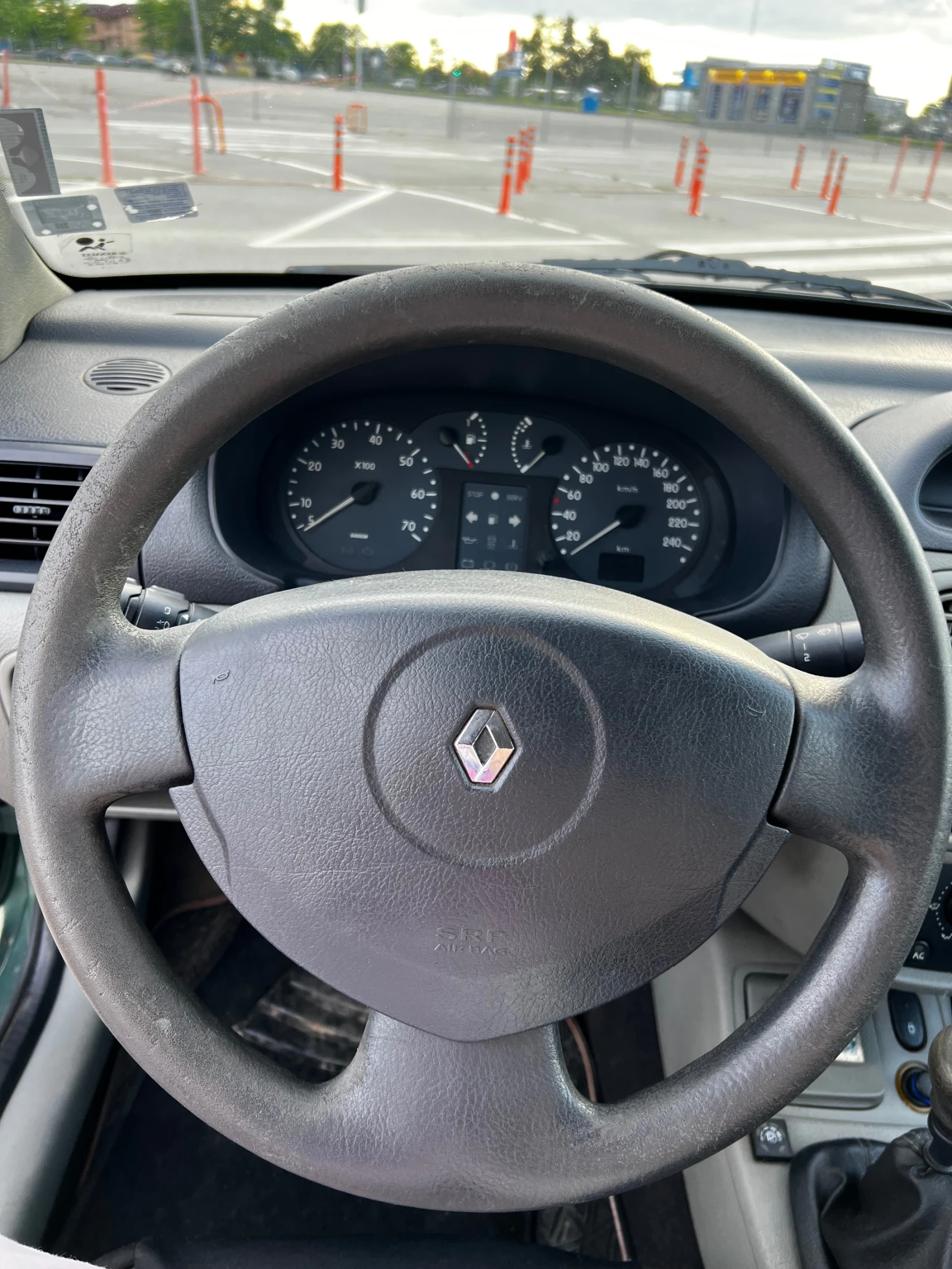 Renault Clio Седан/Климатик/ГАЗ/Ел.стъкла - изображение 8