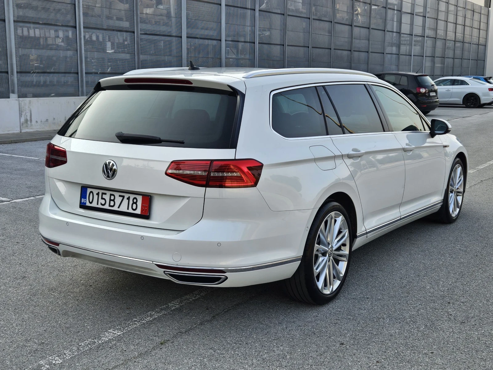VW Passat 4MOTION ДИСТРОНИК 360  КОЖА - изображение 6
