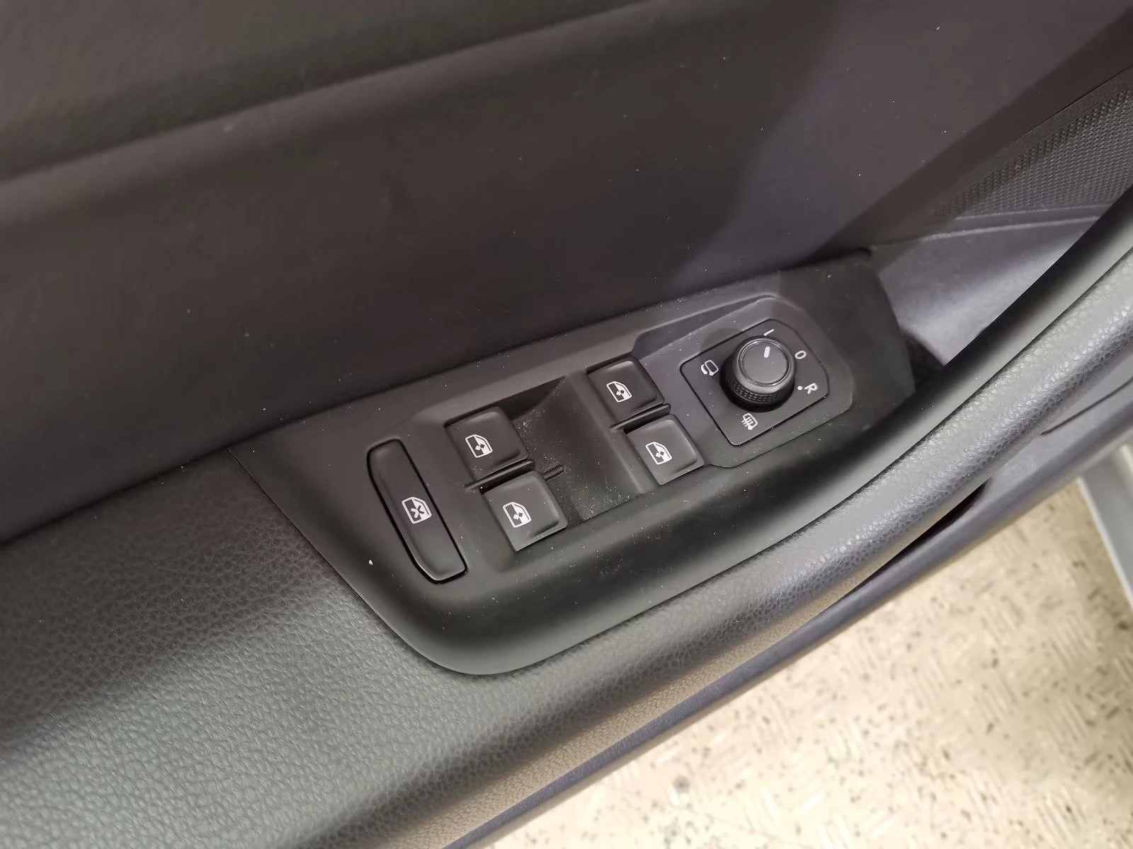 VW Arteon 2.0TSI/ELEGANCE/190HP/360/ACC/NAVI/LED/PANO/309f | Mobile.bg   14