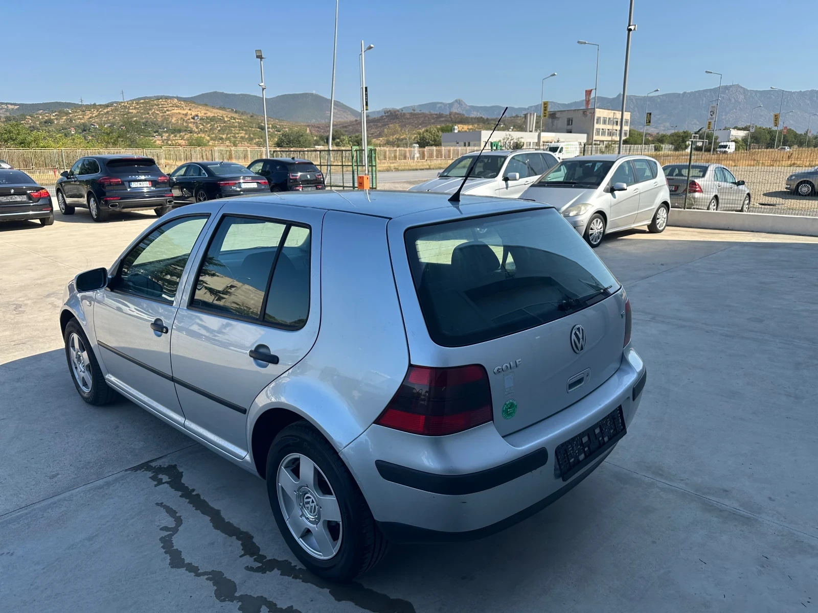VW Golf 1.6 - изображение 7