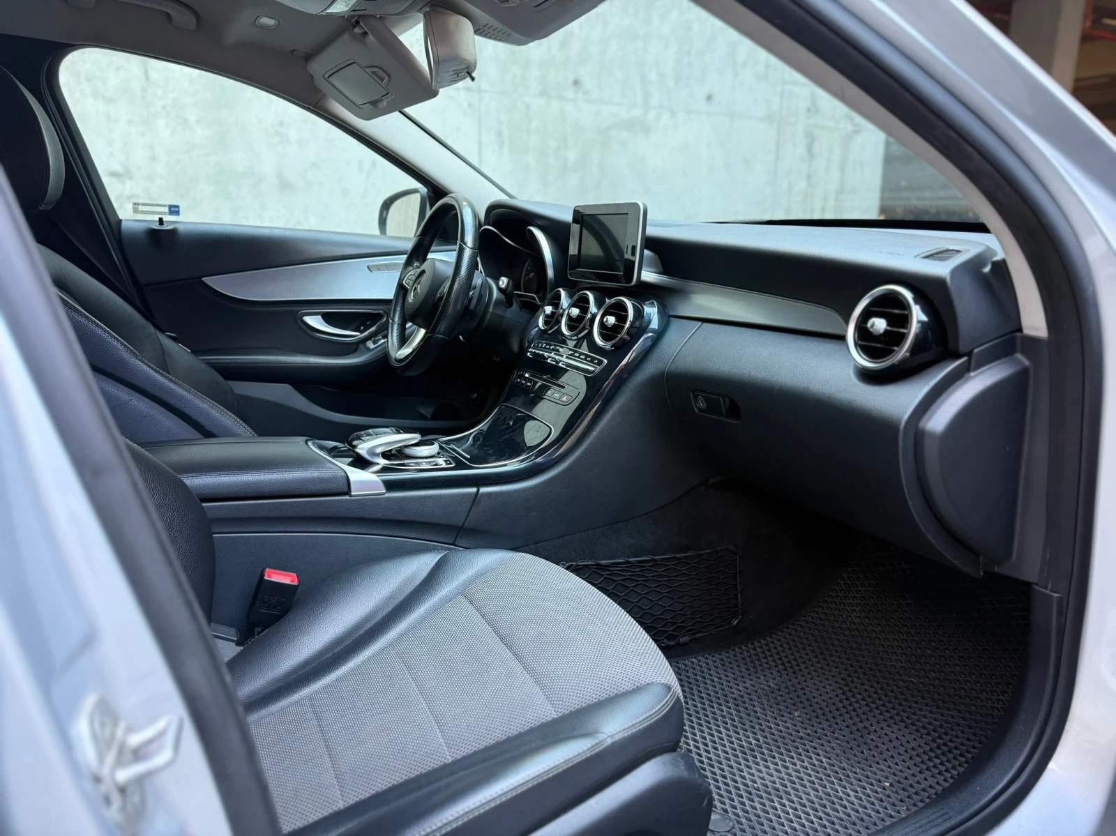 Mercedes-Benz C 220 Bluetec///7G///Lightpack///ParkingAssist///Camera - изображение 10