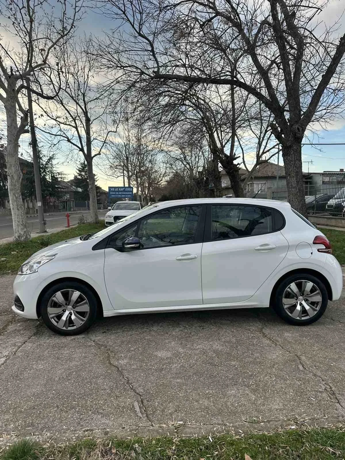 Peugeot 208 1.2 BENZIN AUSTRIA | Mobile.bg � ����������� 8