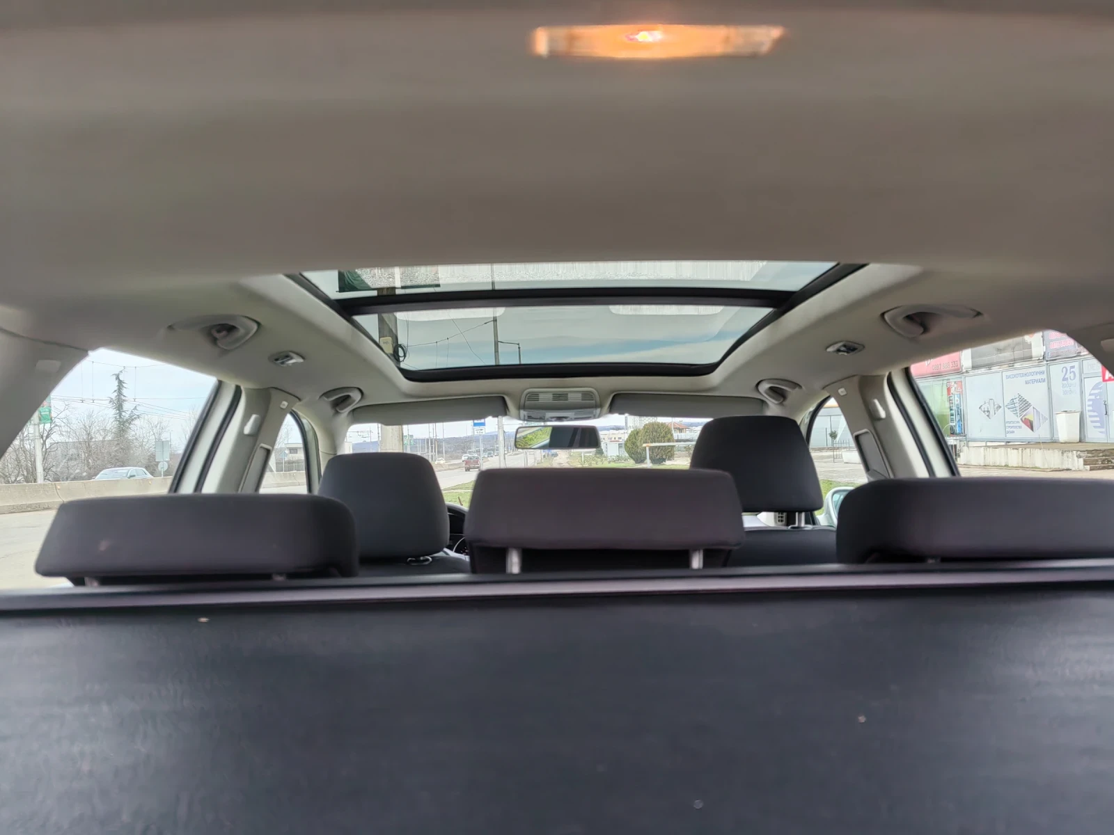 VW Golf 1.6tdi 105ps Navi, снимка 14 - Автомобили и джипове - 53506896