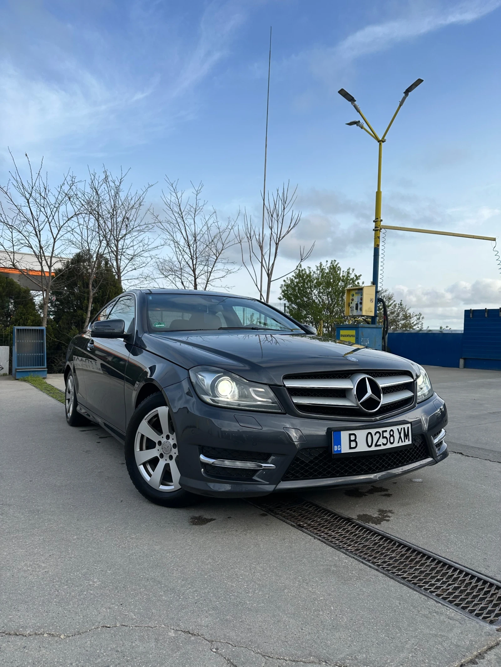Mercedes-Benz C 180 AMG Package/harman kardon/ Adaptive lights