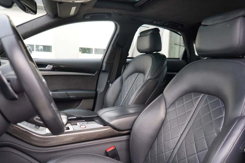 Audi S8 B&O* ЩОРИ* 4 ПОДГРЕВА* ПЕРА* МАСАЖ* ОБДУХВАНЕ, снимка 16 - Автомобили и джипове - 54208440