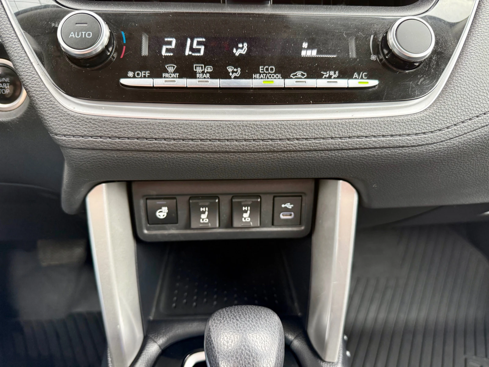 Toyota Corolla Cross, снимка 13 - Автомобили и джипове - 54255976