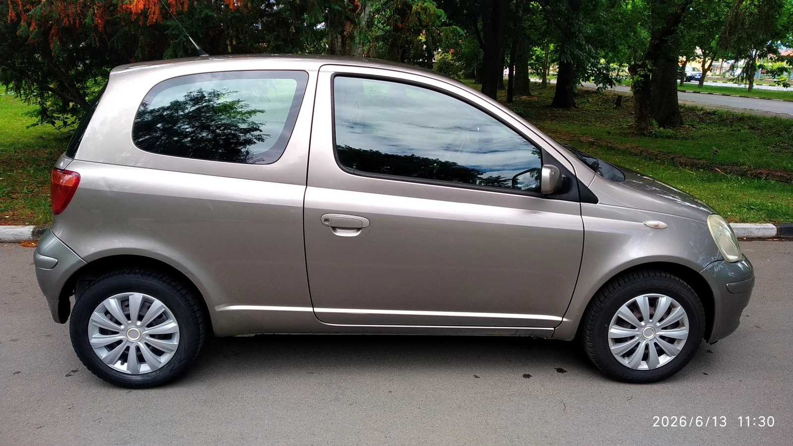 Toyota Yaris 1.0 VVT-I Евро 4, снимка 8 - Автомобили и джипове - 54899272