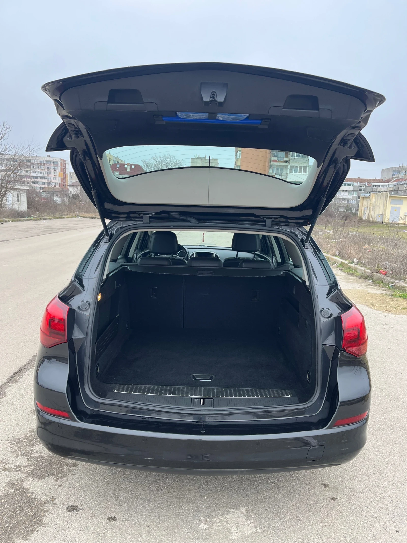 Opel Astra J Sports Tourer 1.7 cdti 110ks, снимка 7 - Автомобили и джипове - 54997958