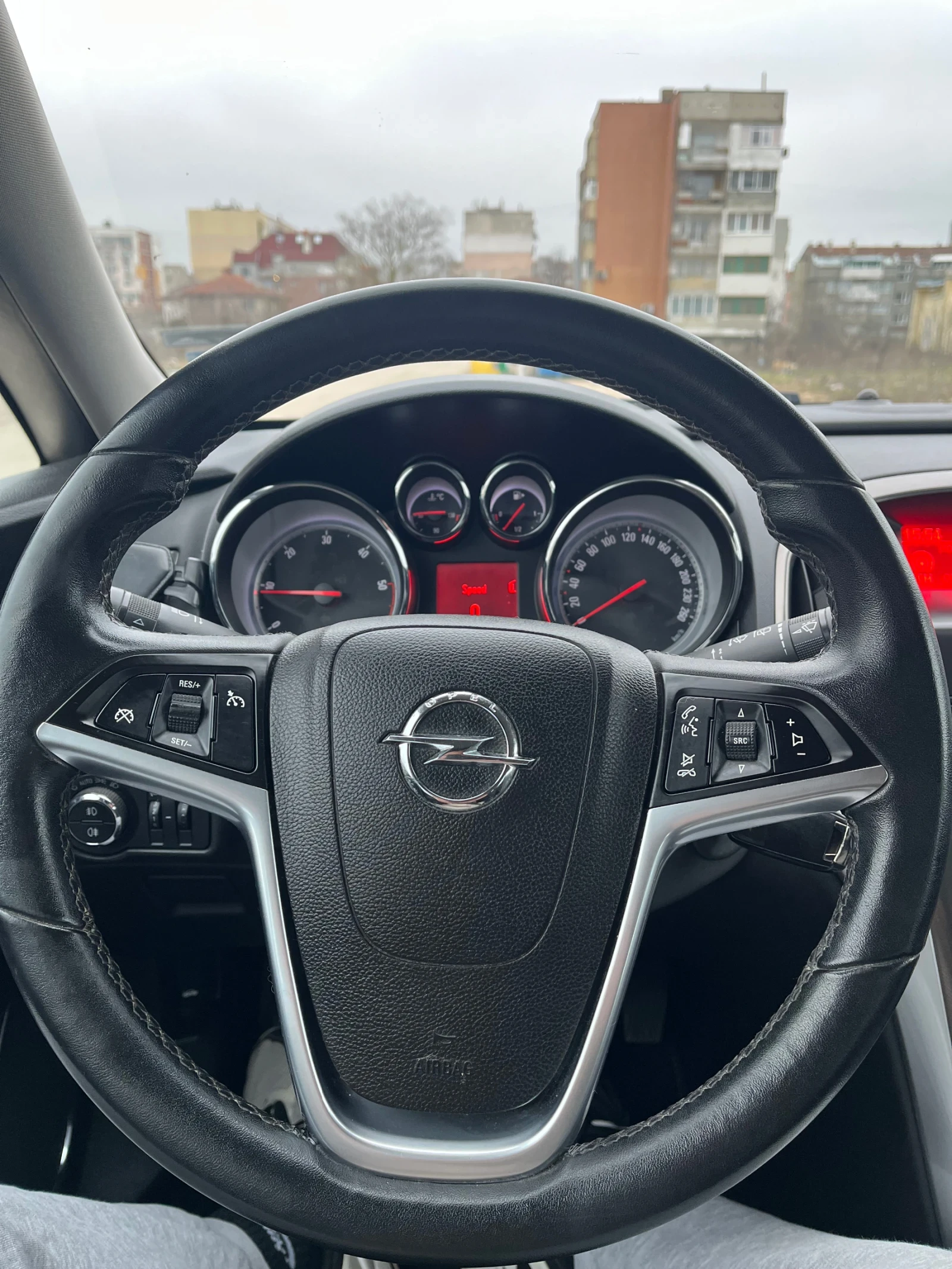 Opel Astra J Sports Tourer 1.7 cdti 110ks, снимка 11 - Автомобили и джипове - 54997958