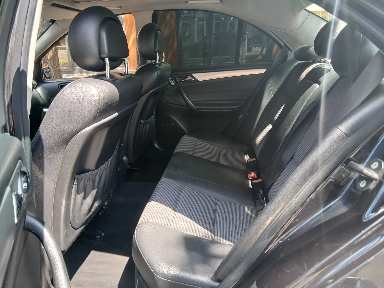 Mercedes-Benz C 220 Фейслифт, снимка 11 - Автомобили и джипове - 55226845