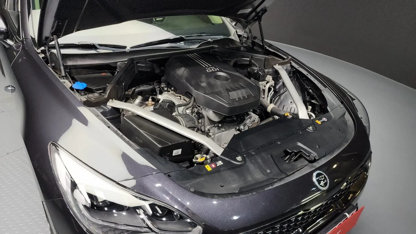 Kia Stinger 2.0* KEYLESS* ПОДГРЕВ ВОЛАН* ЕЛ. БАГАЖНИК* , снимка 15 - Автомобили и джипове - 55319935