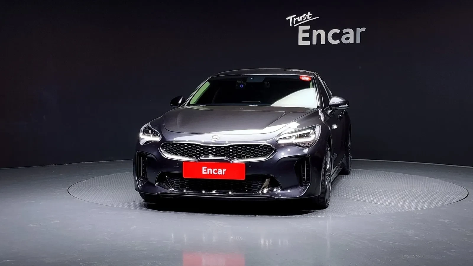Kia Stinger 2.0* KEYLESS* ПОДГРЕВ ВОЛАН* ЕЛ. БАГАЖНИК* , снимка 5 - Автомобили и джипове - 55319935
