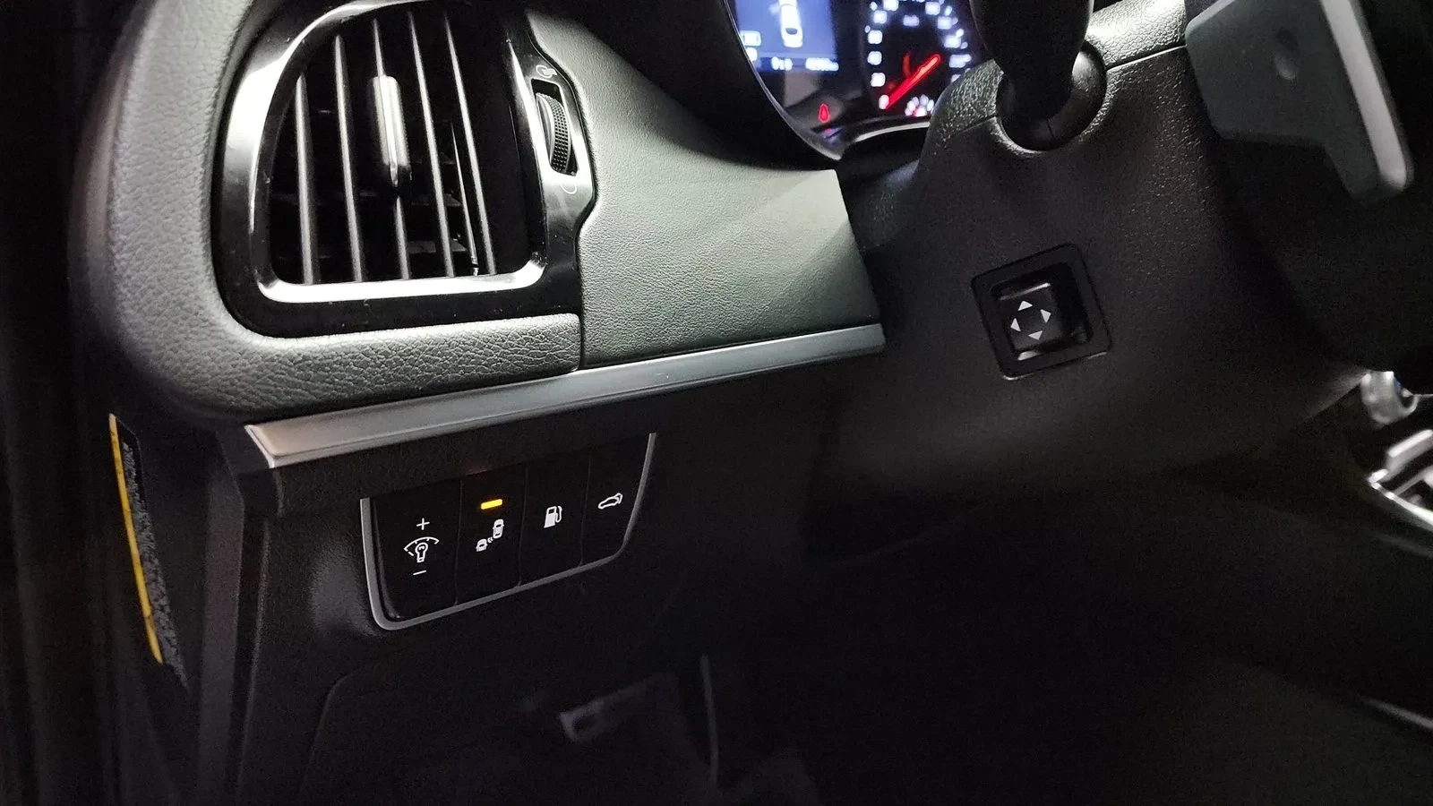 Kia Stinger 2.0* KEYLESS* ПОДГРЕВ ВОЛАН* ЕЛ. БАГАЖНИК* , снимка 12 - Автомобили и джипове - 55319935
