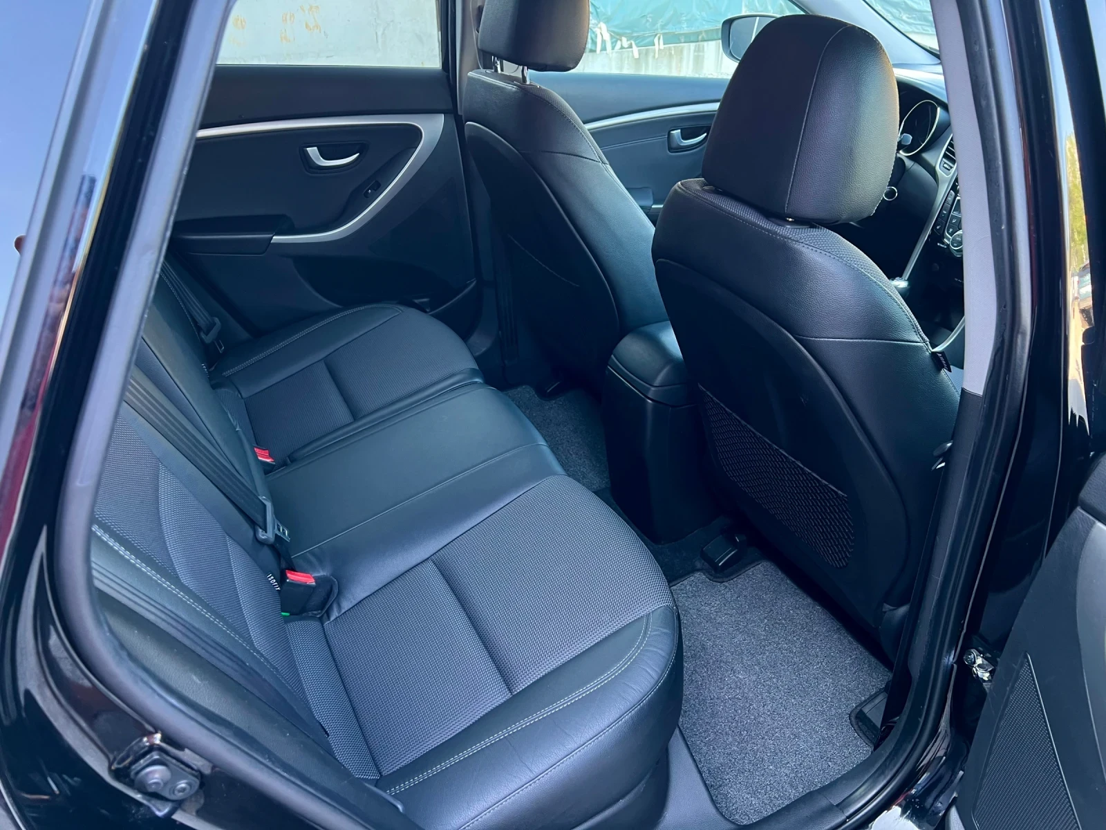 Hyundai I30 1.6i ШВЕЙЦАРИЯ, снимка 7 - Автомобили и джипове - 55384476