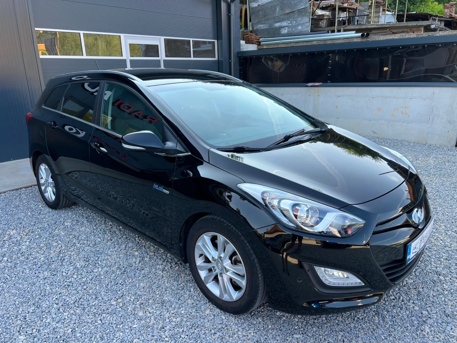 Hyundai I30 1.6i ШВЕЙЦАРИЯ, снимка 2 - Автомобили и джипове - 55384476