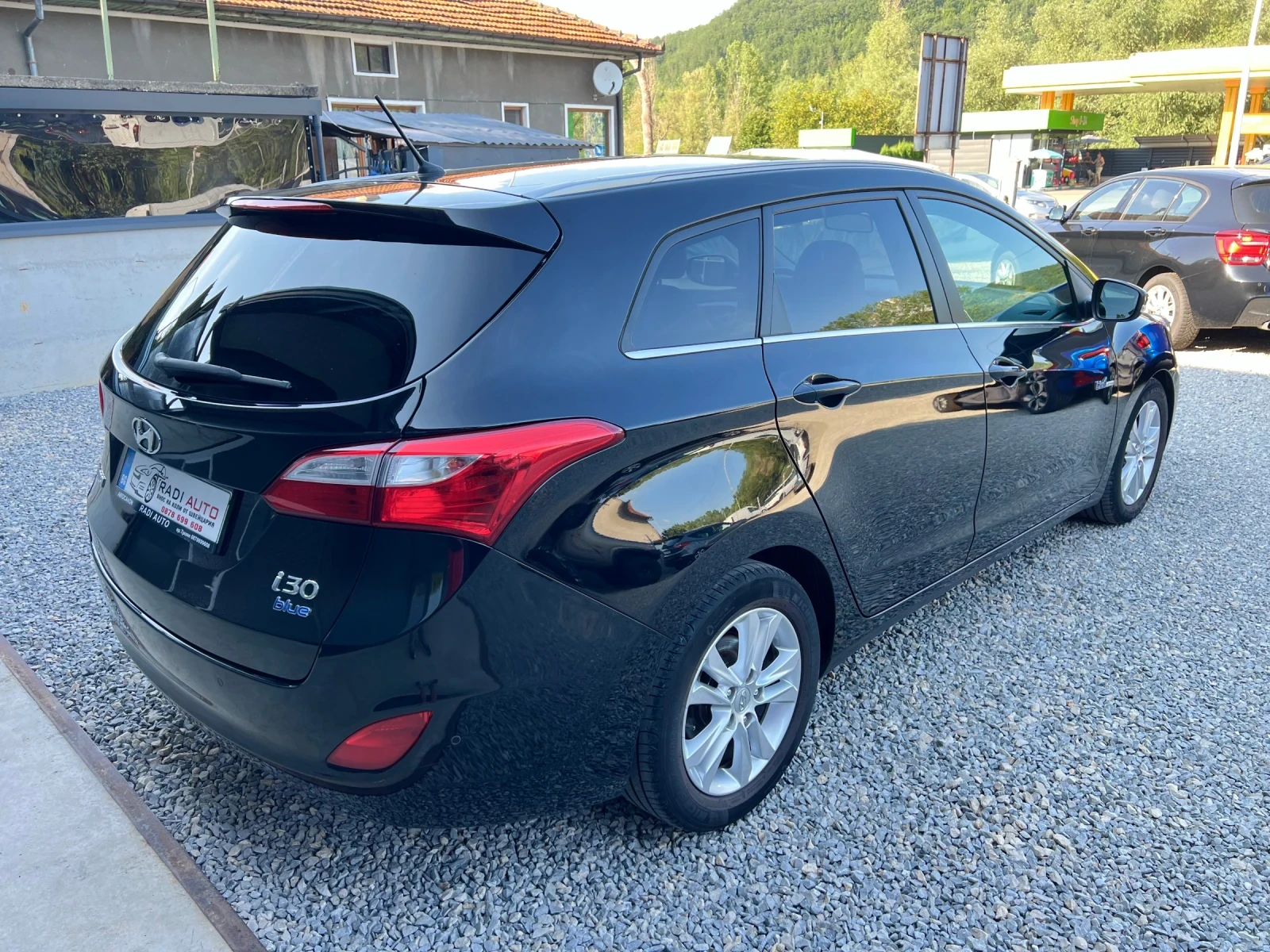 Hyundai I30 1.6i ШВЕЙЦАРИЯ, снимка 3 - Автомобили и джипове - 55384476