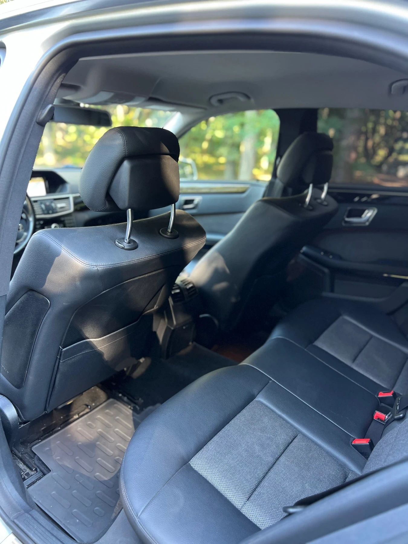 Mercedes-Benz E 350 4 Matic, снимка 11 - Автомобили и джипове - 56167599
