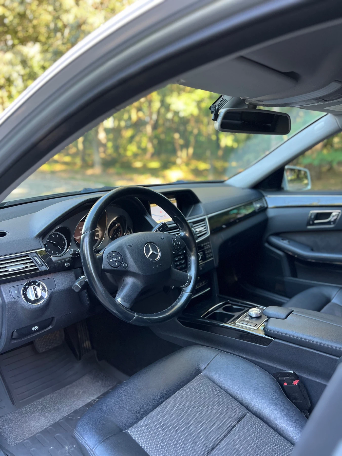 Mercedes-Benz E 350 4 Matic, снимка 8 - Автомобили и джипове - 56167599