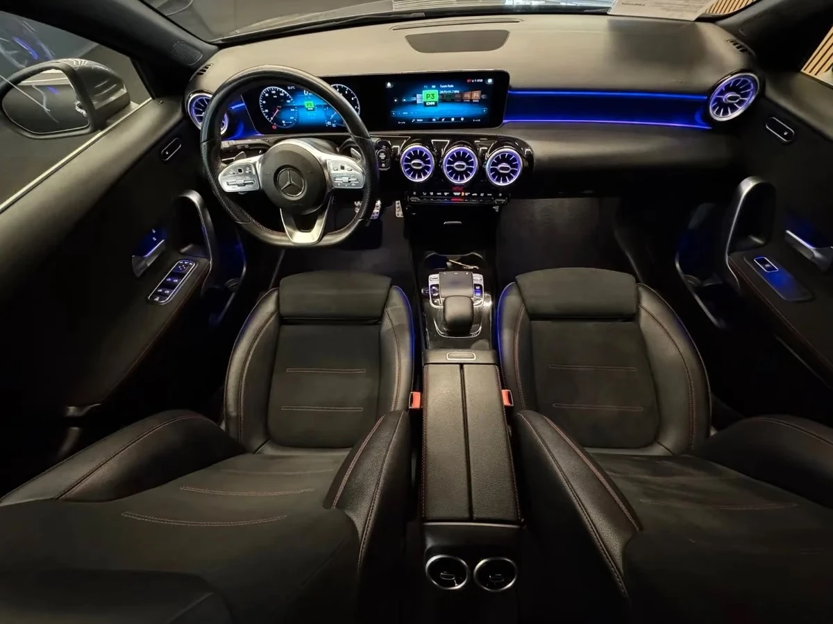 Mercedes-Benz A 200 AMG Line, снимка 6 - Автомобили и джипове - 56373398