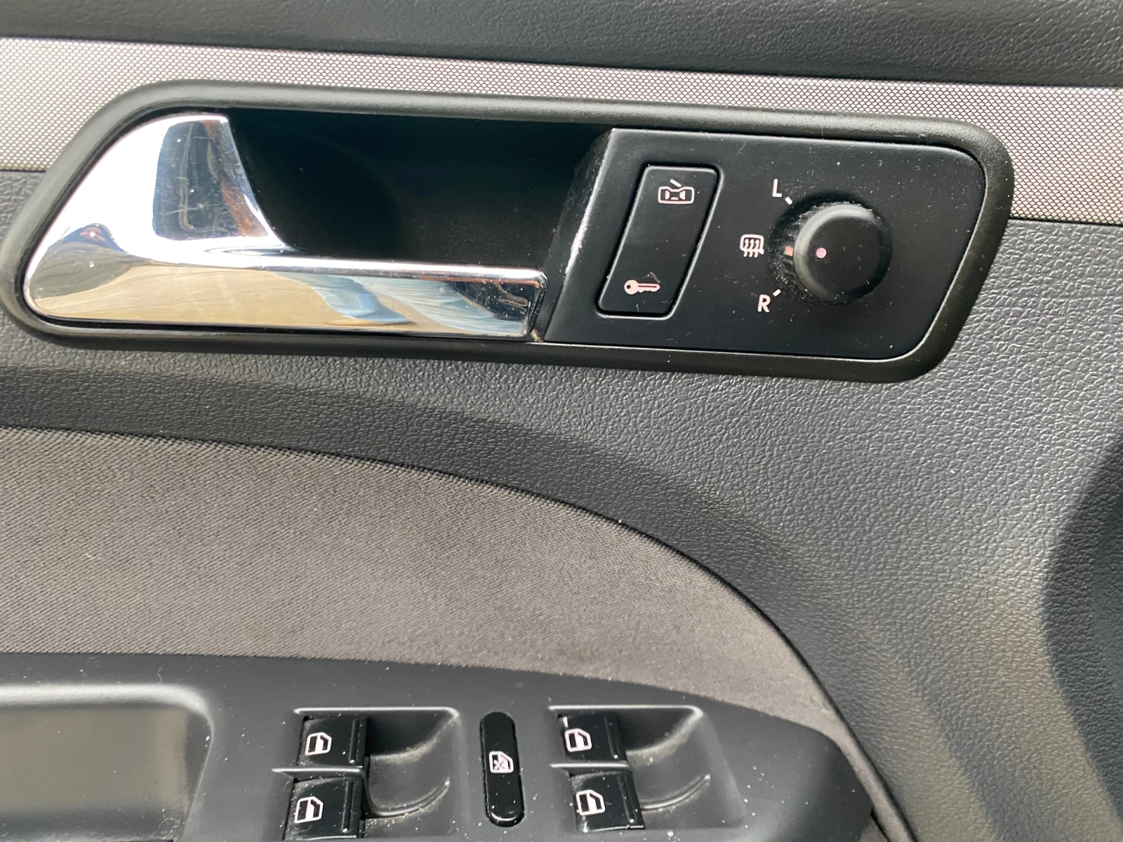 VW Touran TOP оферта, снимка 9 - Автомобили и джипове - 56483276