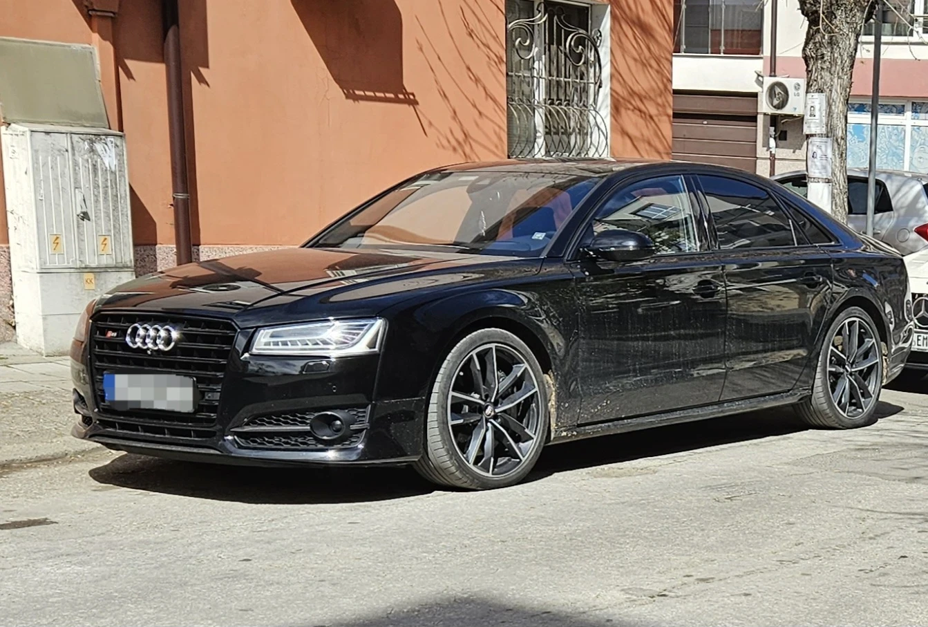 Audi S8 Plus