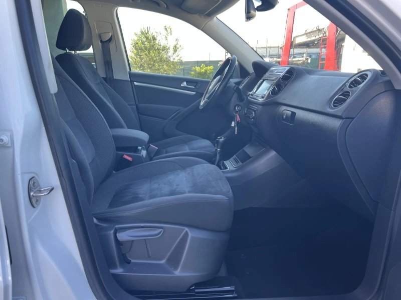 VW Tiguan 2.0 TDi ПРОДАДЕНО, снимка 12 - Автомобили и джипове - 51525199