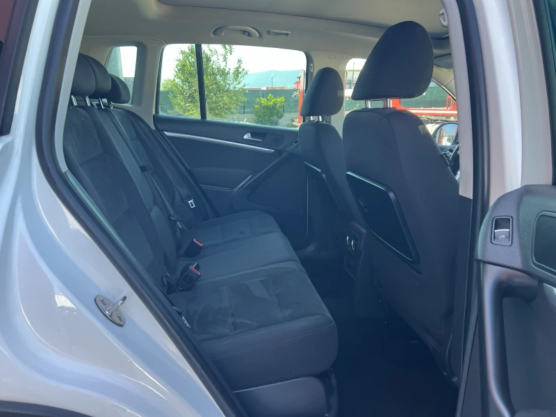 VW Tiguan 2.0 TDi ПРОДАДЕНО, снимка 13 - Автомобили и джипове - 51525199