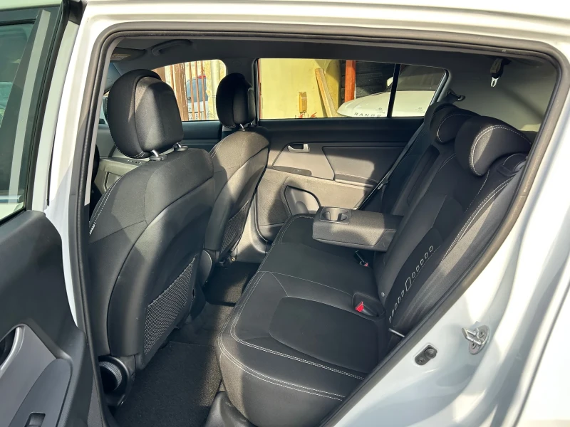 Kia Sportage 1.7CRDI 2WD, снимка 15 - Автомобили и джипове - 52635469