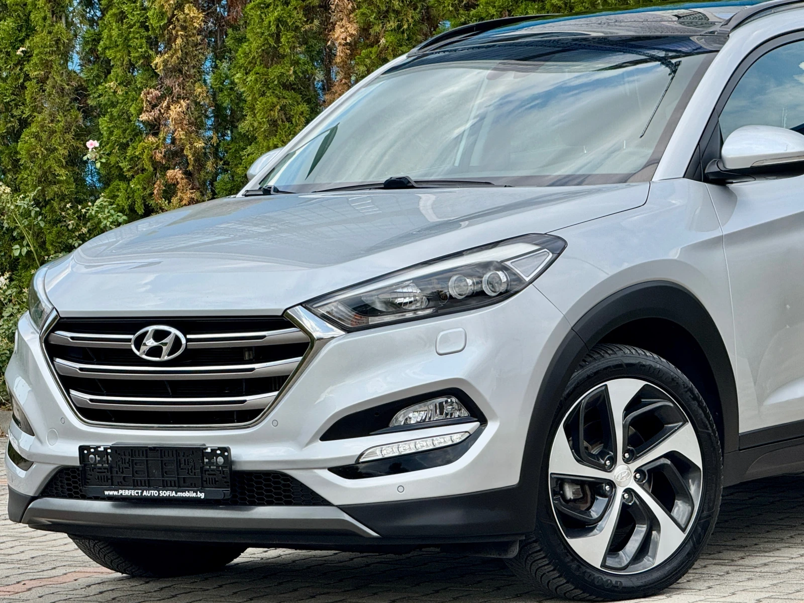 Hyundai Tucson 2.0D-ПАНОРАМА-KEYKESS-НАВИ-КАМЕРА-165Х.КМ-ОТЛИЧНА - изображение 2