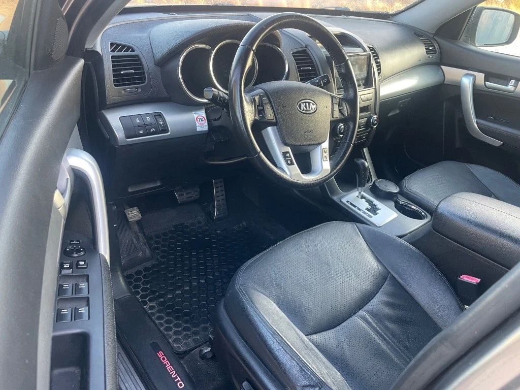 Kia Sorento 2.2 CRDI, снимка 11 - Автомобили и джипове - 53714257