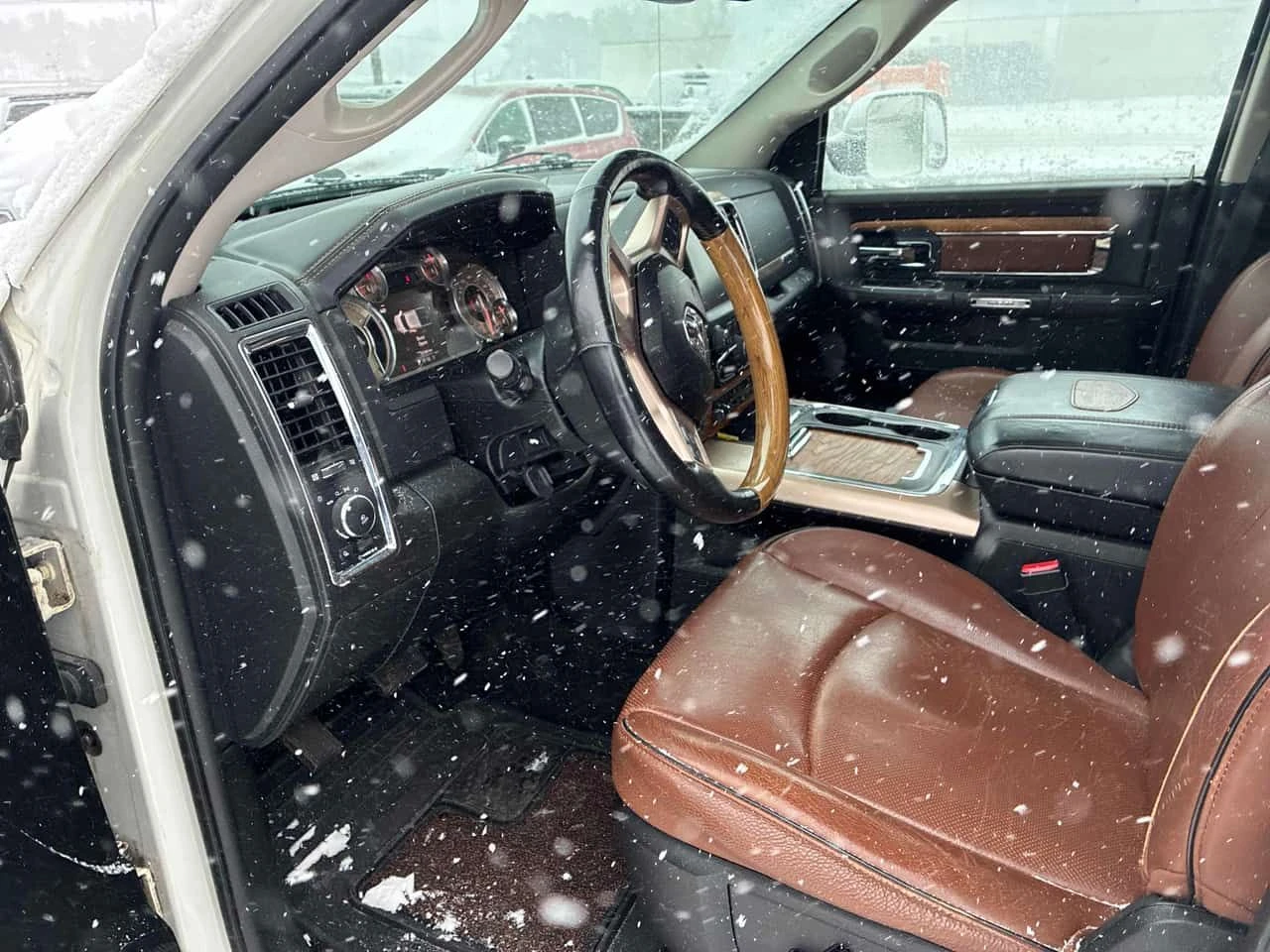 Dodge RAM 1500 * Longhorn * PANO* KEYLESS* ПОДГРЕВ* , снимка 5 - Автомобили и джипове - 53830408