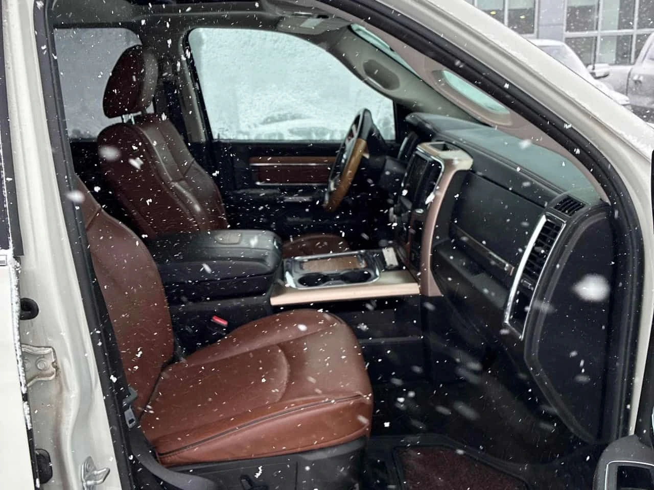 Dodge RAM 1500 * Longhorn * PANO* KEYLESS* ПОДГРЕВ* , снимка 11 - Автомобили и джипове - 53830408