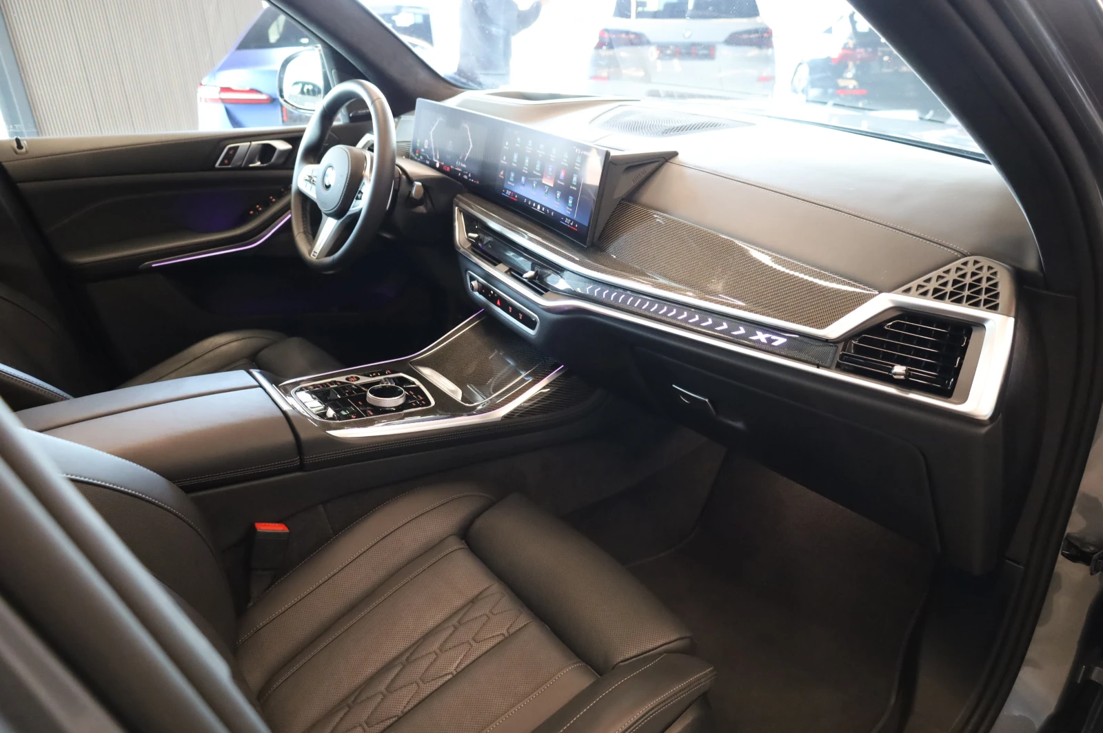 BMW X7 M SPORT PRO* XDRIVE* SWAROVSKI* SKY LOUNGE* , снимка 16 - Автомобили и джипове - 54817273
