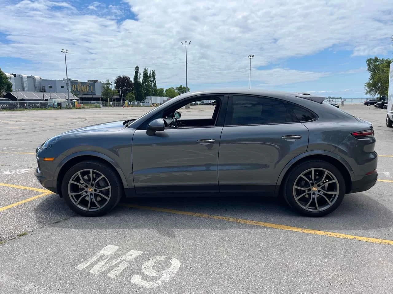 Porsche Cayenne  S COUPE * ГЛАВНО ПРЕДСТАВИТЕЛСТВО НА PORSCHE* , снимка 3 - Автомобили и джипове - 55210893