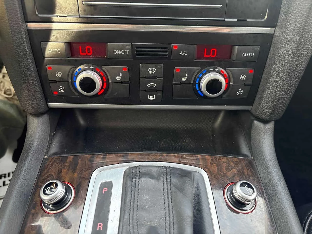 Audi Q7 * 3.0T Technik * CARFAX * ЦЕНА ДО БГ, снимка 13 - Автомобили и джипове - 55455852