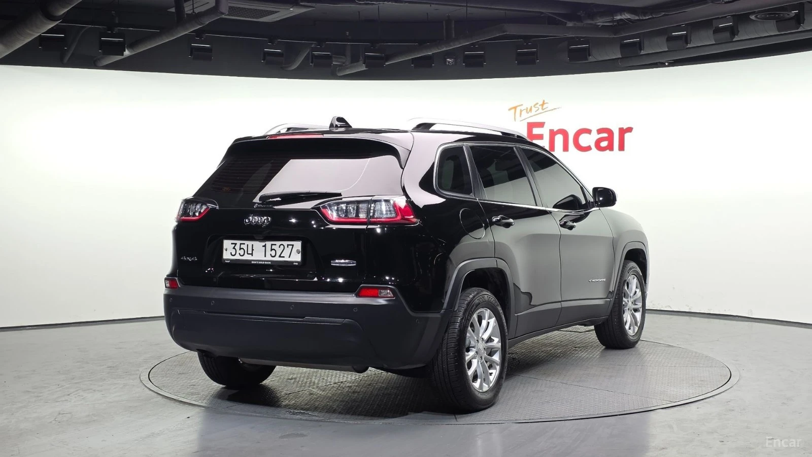 Jeep Cherokee 2.4* Longitude High* AWD* ПОДГРЕВ* КАМЕРА* ШИБИДАХ, снимка 2 - Автомобили и джипове - 55485085